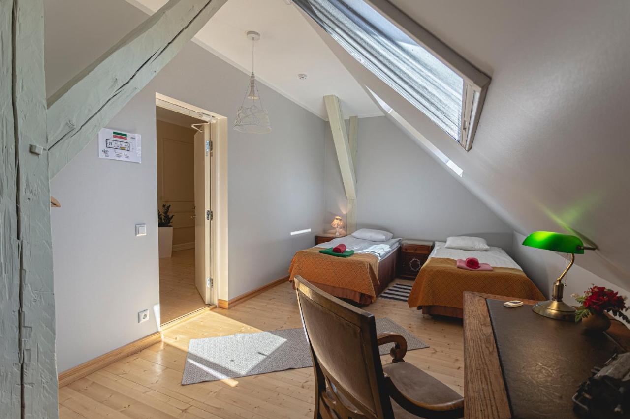 Guesthouse Kadrina Mois Екстер'єр фото