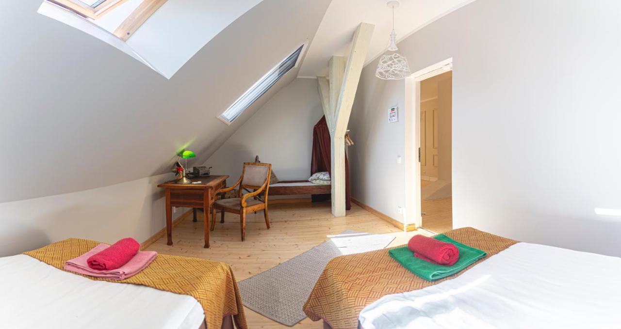 Guesthouse Kadrina Mois Екстер'єр фото