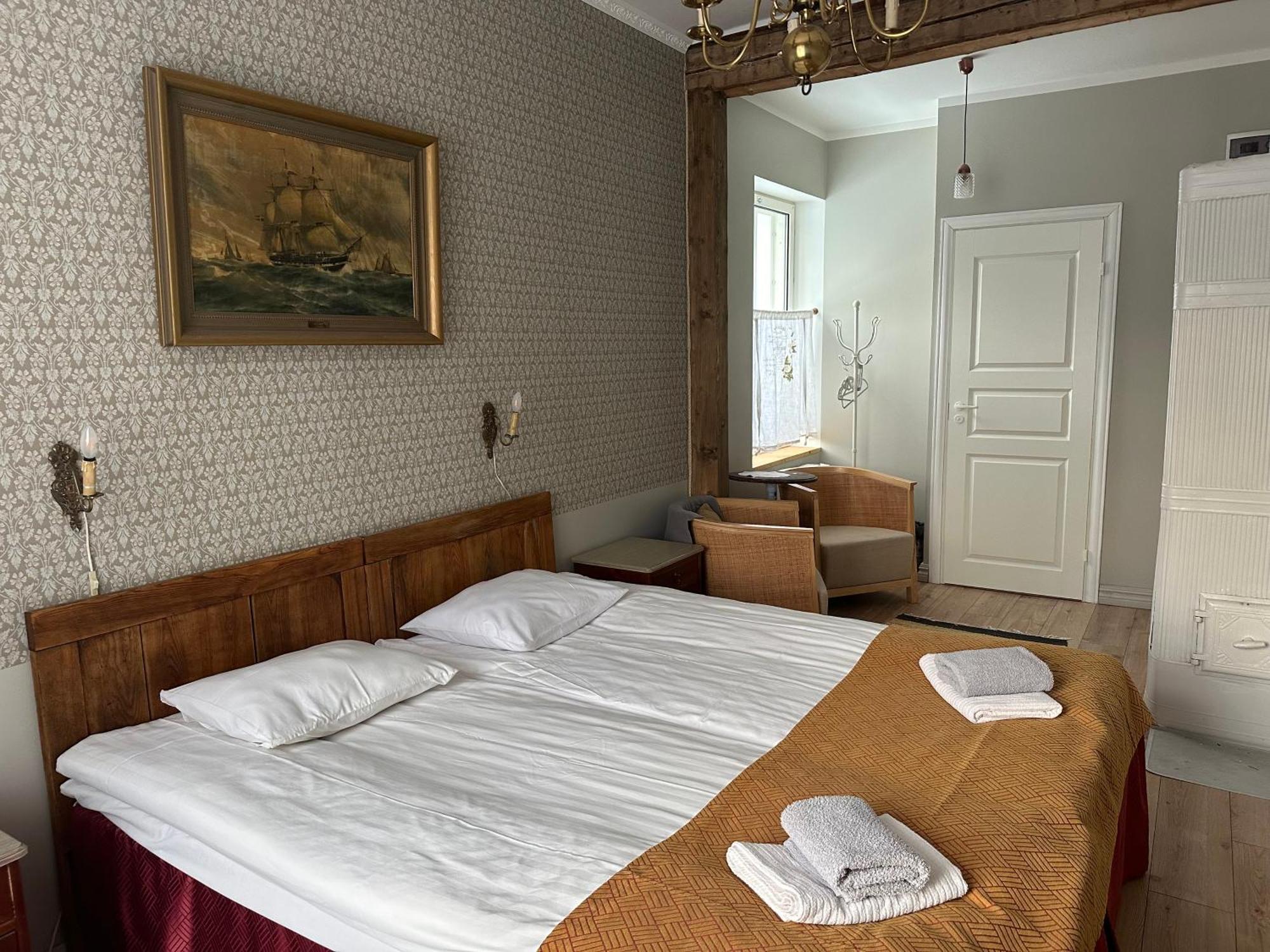Guesthouse Kadrina Mois Екстер'єр фото