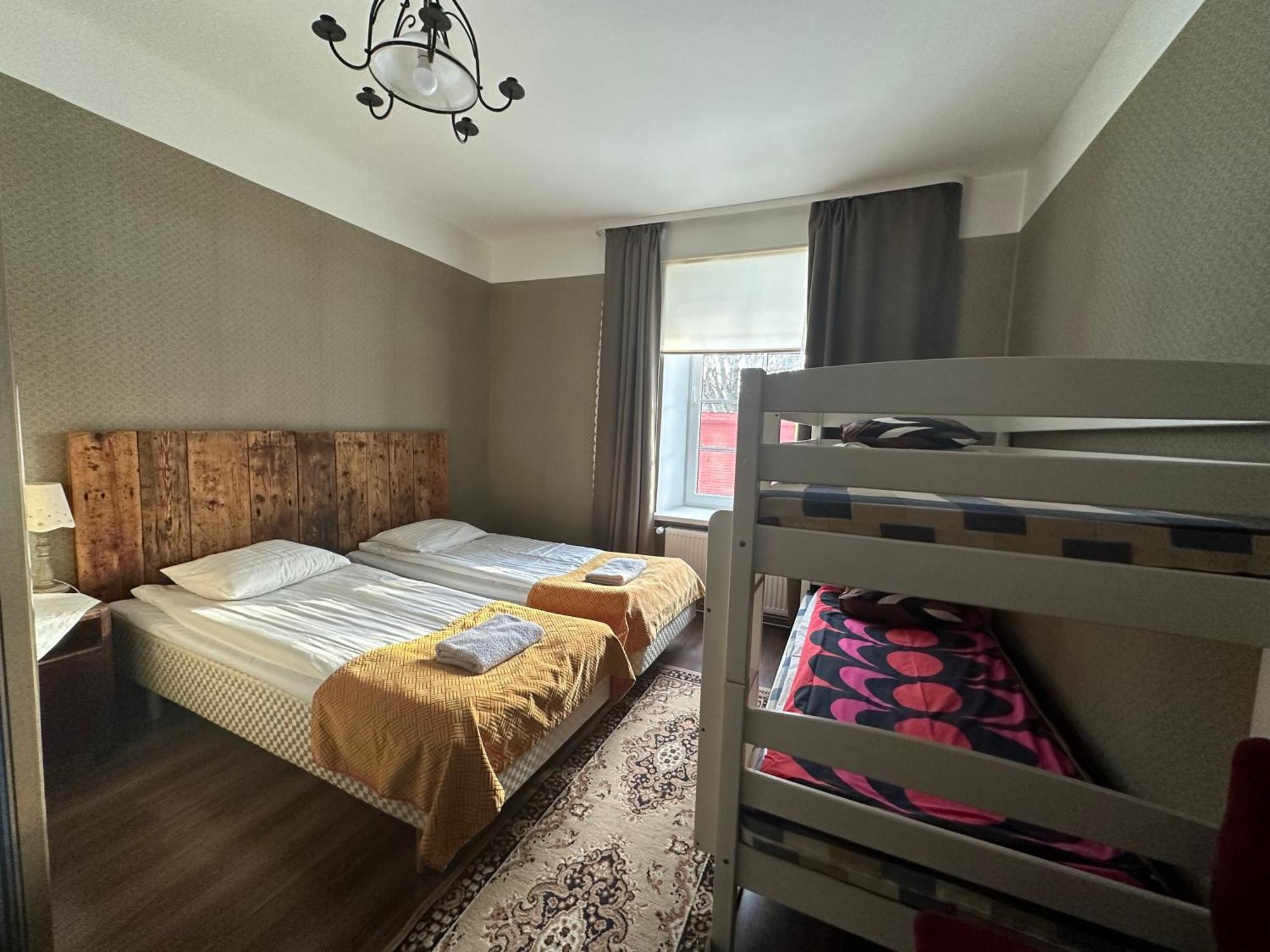 Guesthouse Kadrina Mois Екстер'єр фото