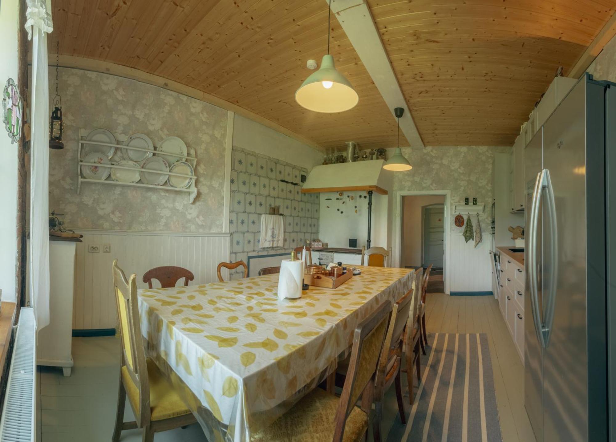 Guesthouse Kadrina Mois Екстер'єр фото