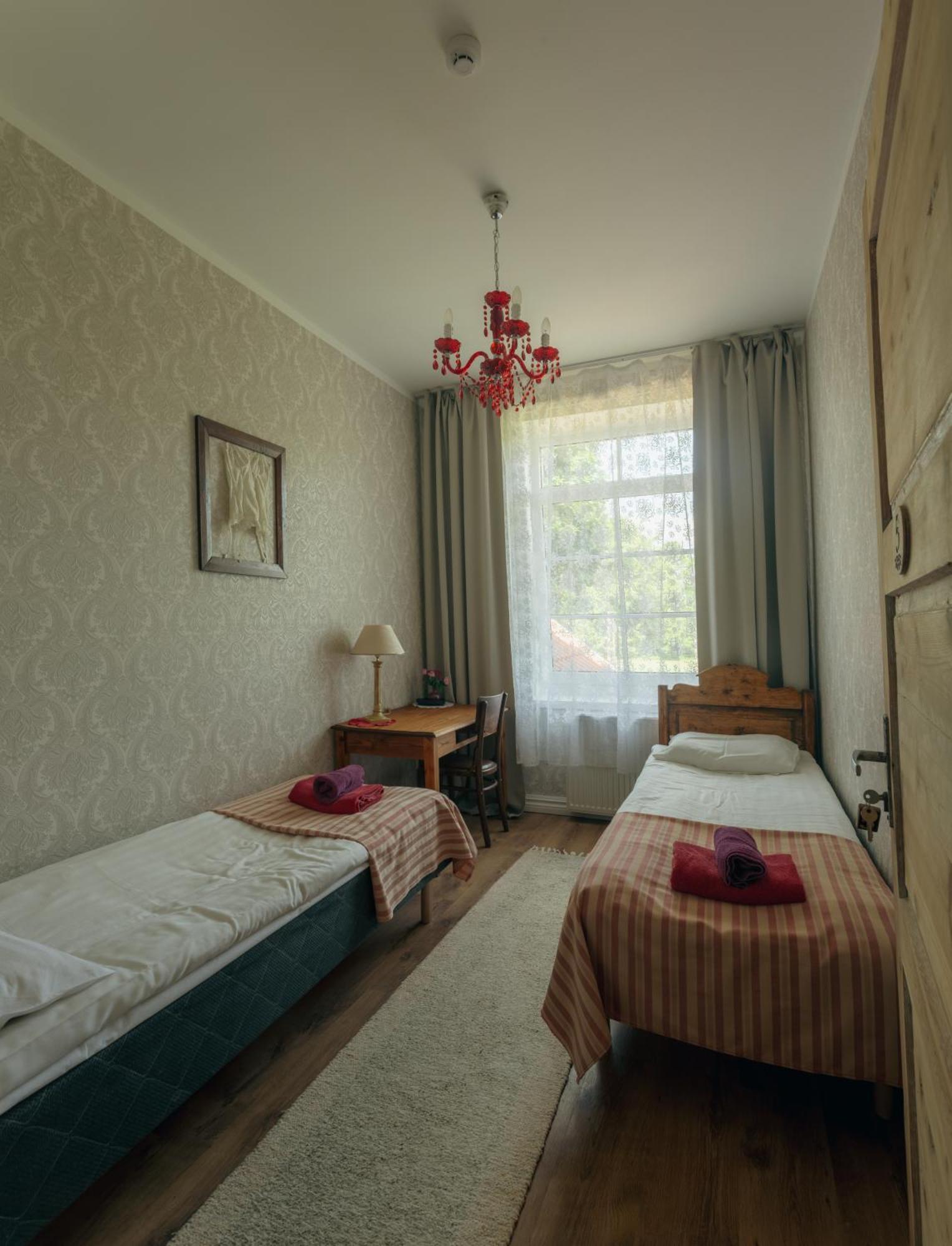 Guesthouse Kadrina Mois Екстер'єр фото